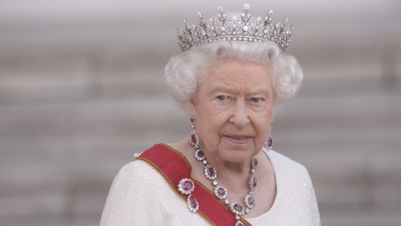 10 ritka fotóval köszöntjük a 63 éve uralkodó Erzsébet királynőt! 